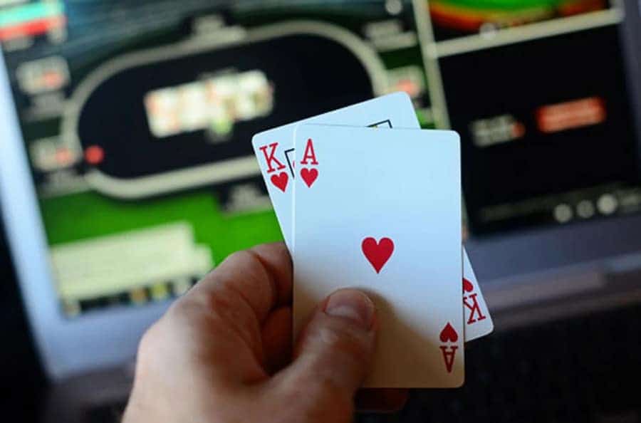 Cơ hội thắng lớn với bài Poker online