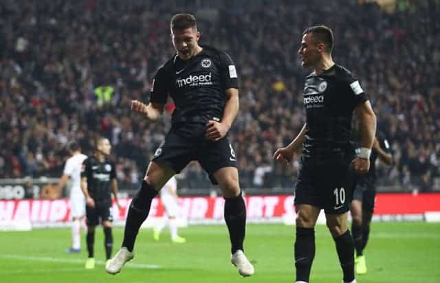 eintracht frankfurt dang co chuoi 5 chien thang lien tiep