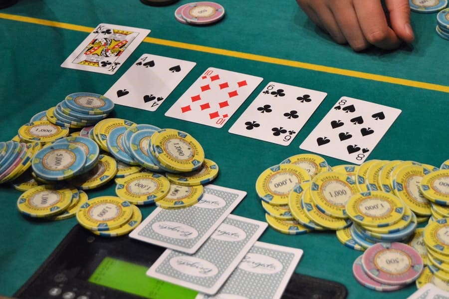 huong dan cach kiem boi tien voi game bai baccarat - hinh 2