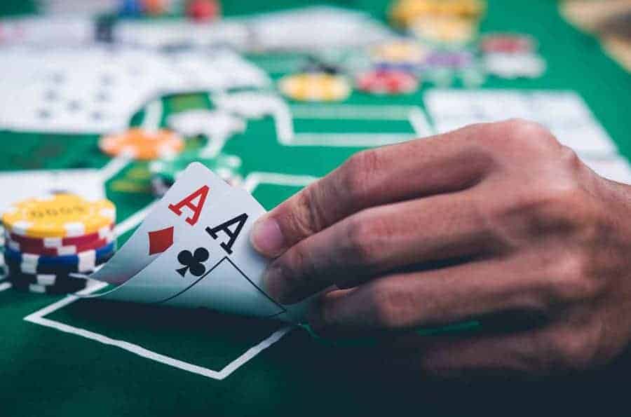 Mánh khóe giúp bạn có thể giành chiến thắng khi chơi Poker